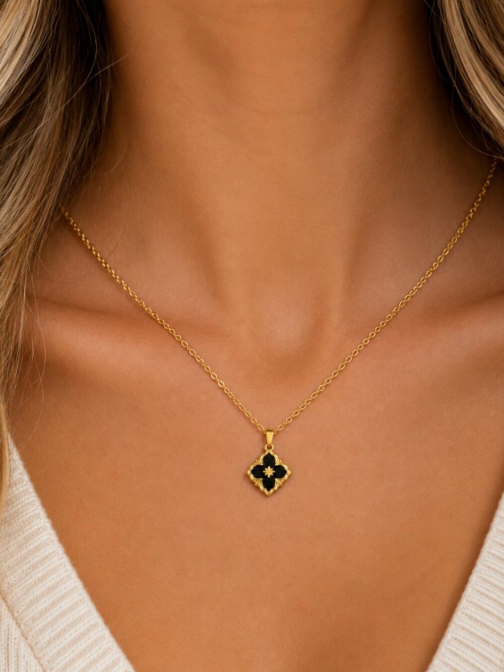 "Holland" Black & Gold Clover Necklace